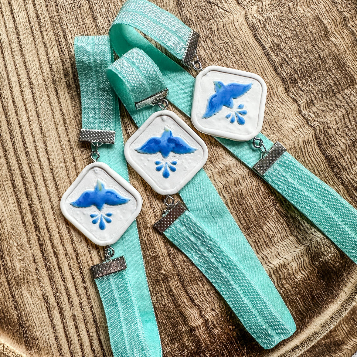 Soaring Swallow Bookmark | Hand-Painted Bird Clay Page Holder